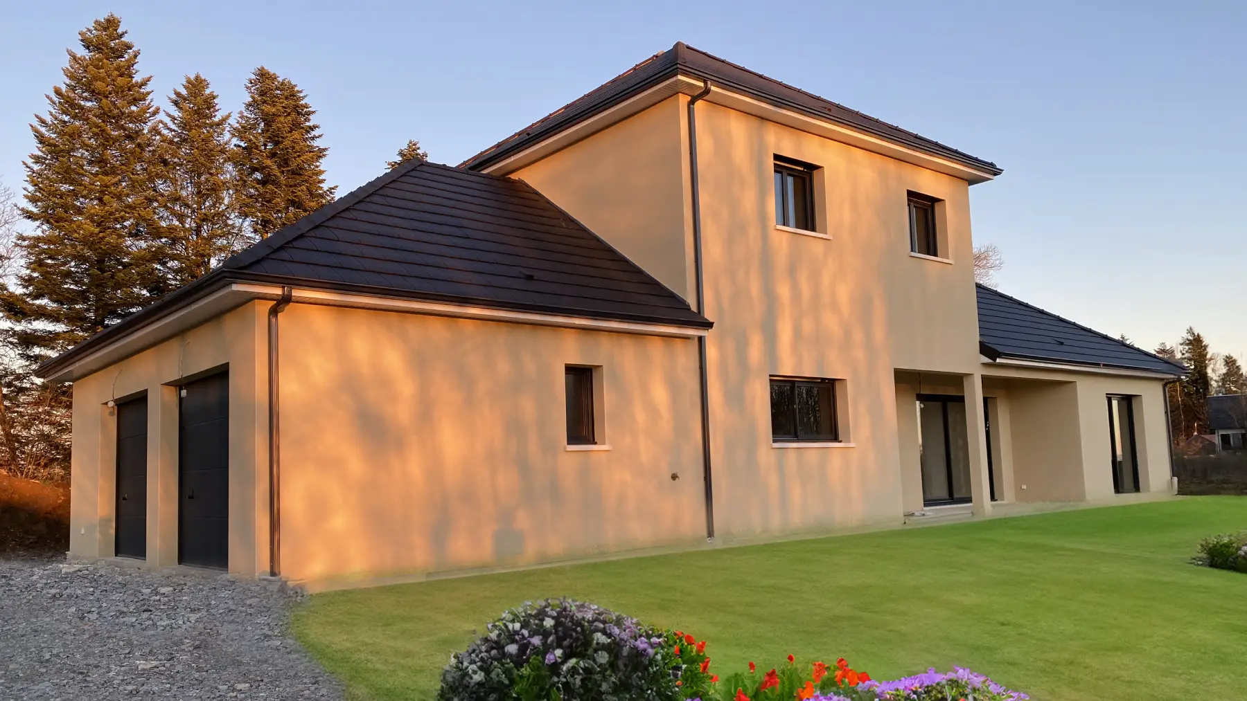Réalisation maison avec étage toiture 70%